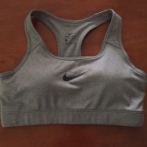 Padded Nike Dri-Fit bra!